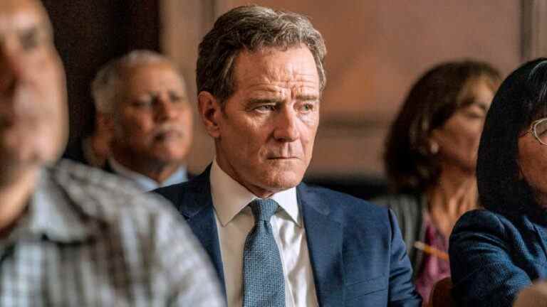 Bryan Cranston a plaisanté sur le fait d'essayer de tuer le casting du bureau dans l'épisode "Death Bus" jusqu'à ce que Jenna Fischer sauve la situation
