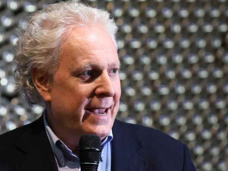 Charest s’engage à revoir l’interdiction des armes à feu de type agression après avoir déclaré qu’aucune loi ne changerait