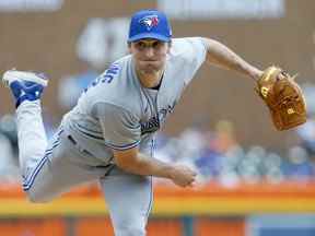 Le lanceur partant Ross Stripling # 48 des Blue Jays de Toronto livre contre les Tigers de Detroit lors de la troisième manche au Comerica Park le 12 juin 2022 à Detroit, Michigan.