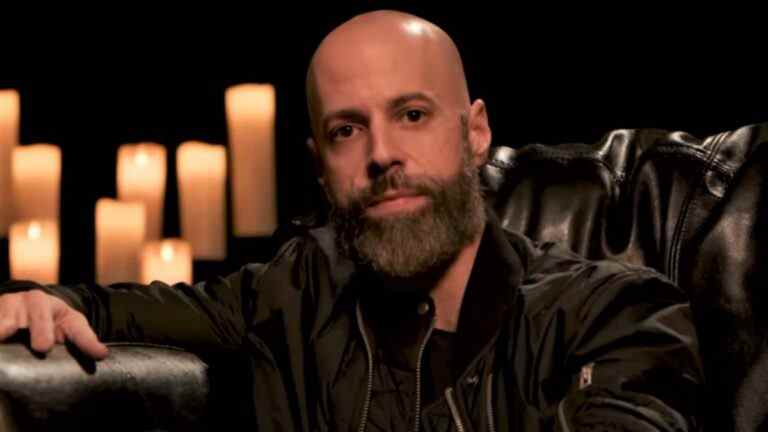 Chris Daughtry s'ouvre à sa collègue star d'American Idol, Kelly Clarkson, sur le chagrin et la "culpabilité" suite au décès de sa mère et de sa belle-fille au cours du même mois
