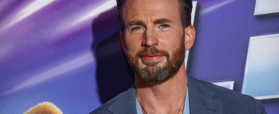 Chris Evans : Les critiques homophobes de « Lightyear » sont des « idiots » qui « mourront comme des dinosaures »