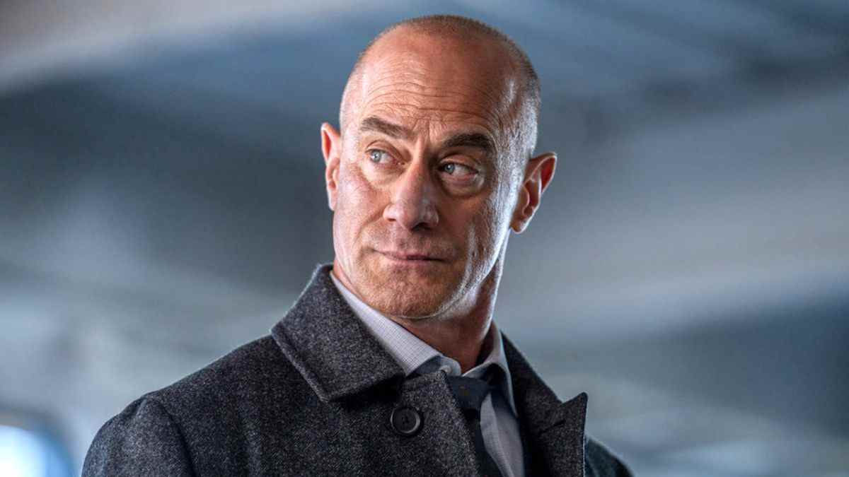 Christopher Meloni de Law And Order a partagé un texte hilarant de la fête des pères de son enfant, et j'adore leur relation
