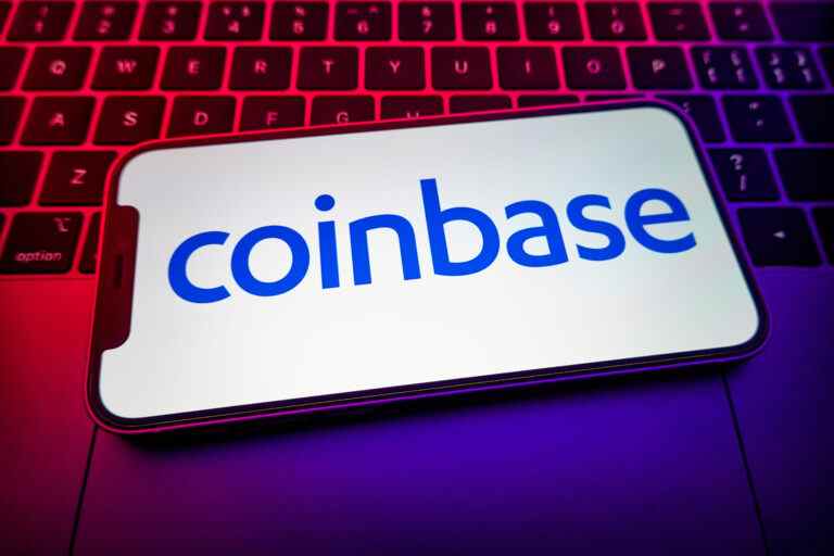 Coinbase retire ses offres d’emploi malgré le gel des embauches