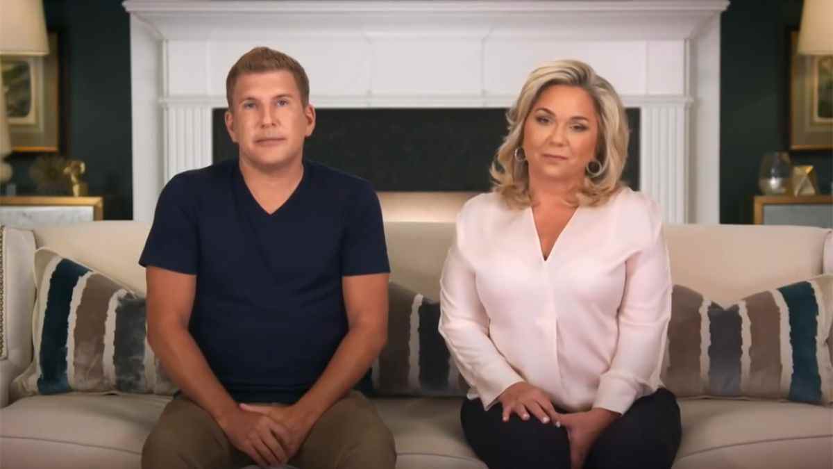 Combien de temps Todd et Julie Chrisley pourraient aller en prison et que se passe-t-il en attendant leur condamnation
