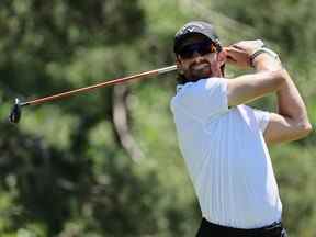 Patrick Rodgers des États-Unis joue son coup du deuxième tee lors du deuxième tour du tournoi commémoratif présenté par Workday au Muirfield Village Golf Club le 03 juin 2022 à Dublin, Ohio.