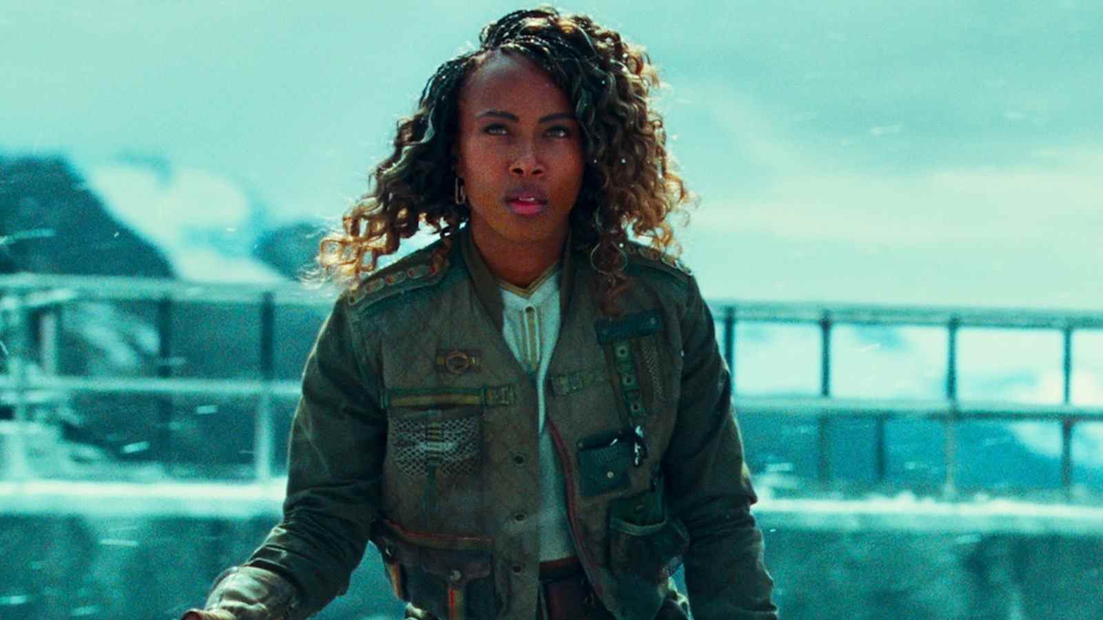 DeWanda Wise de Jurassic World Dominion sur la canalisation d'Harrison Ford et de ces cascades intenses [Interview]
