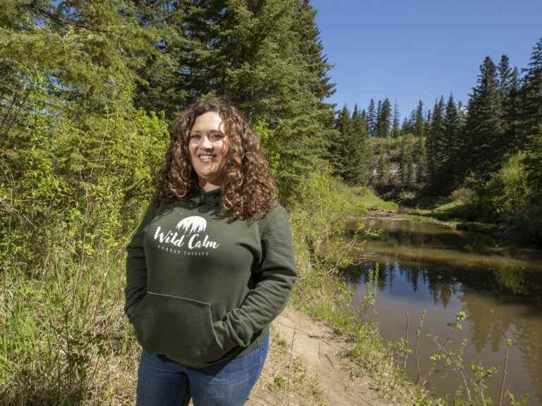 Des guides locaux proposent une promenade plus calme avec une thérapie forestière