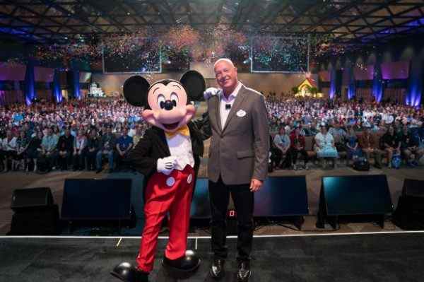 Disney prolonge le contrat du PDG Bob Chapek de trois ans malgré un mandat difficile