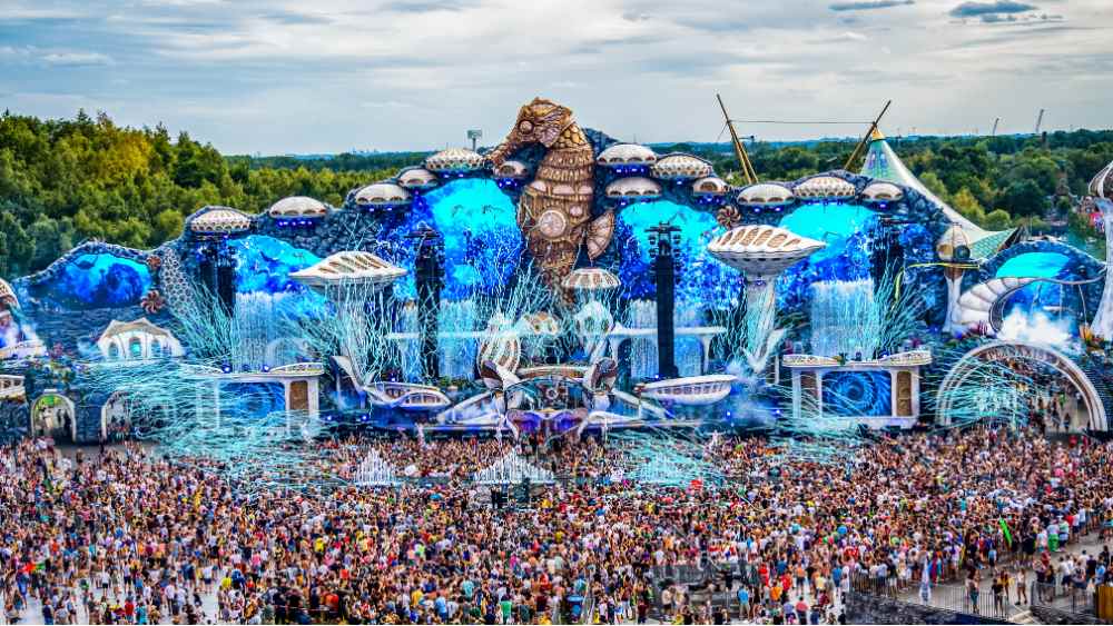 EDM Music Festival Tomorrowland Développer une série de romans fantastiques avec un œil sur l'adaptation cinématographique / télévisée (EXCLUSIF) Les plus populaires doivent être lus Inscrivez-vous aux newsletters Variety Plus de nos marques
	
	
