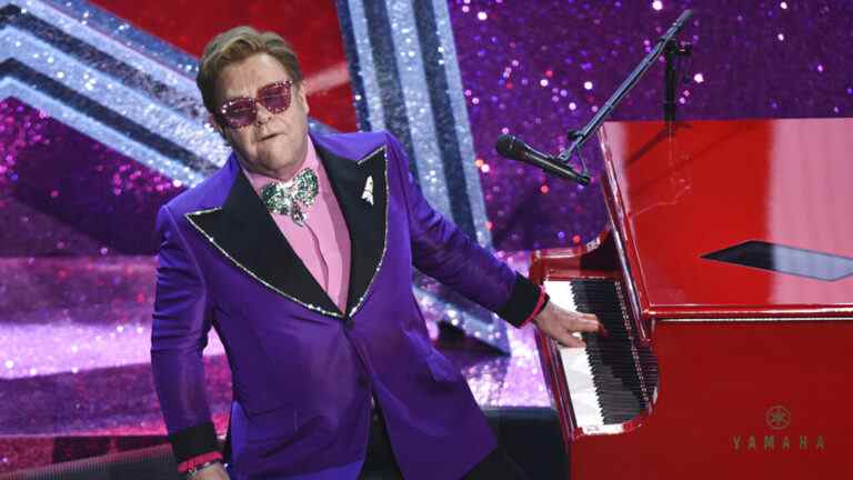 Elton John mettra aux enchères "Rocket Man" NFT au profit de la AIDS Foundation Les plus populaires doivent être lus Inscrivez-vous aux newsletters Variété Plus de nos marques
	
	
