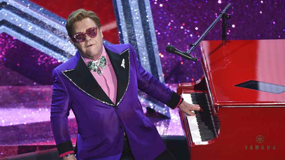 Elton John mettra aux enchères 