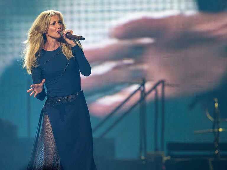 Faith Hill admet avoir été « dégoûtée » par ses aisselles poilues