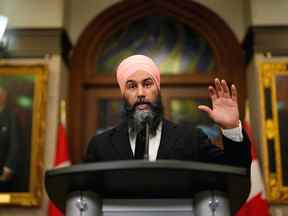 Le chef du NPD, Jagmeet Singh, s'exprimant sur la colline du Parlement à Ottawa.