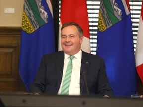 Le premier ministre de l'Alberta, Jason Kenney, avant une réunion à Calgary.