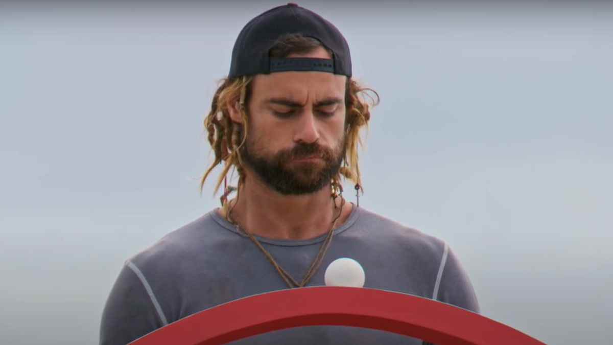 Jonathan Young de Survivor 42 répond aux critiques concernant la façon dont il a traité les autres concurrents
