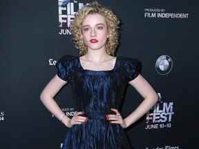 Julia Garner - 19 janvier - Séance photo