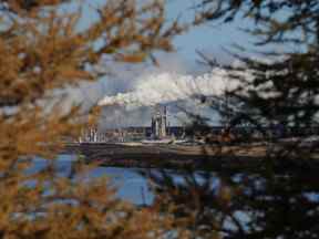 L'installation d'extraction des sables bitumineux de Syncrude près de la ville de Fort McMurray, en Alberta.