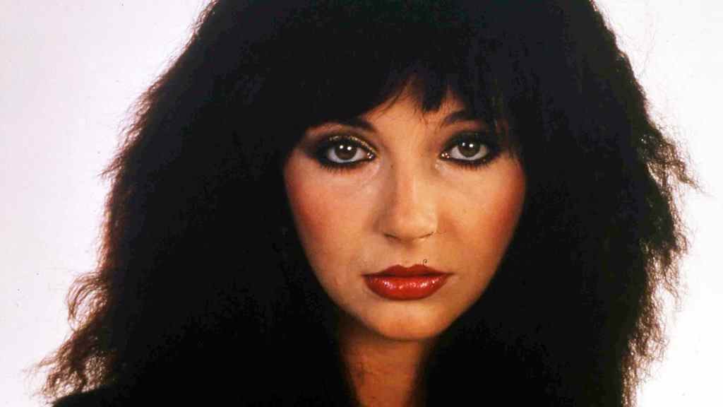 Kate Bush bat les records du Royaume-Uni alors que 