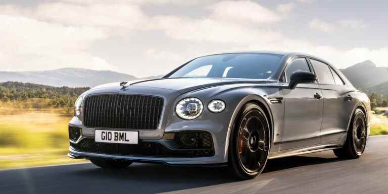 La Bentley Flying Spur S 2023 a l’air plus sportive, sonne plus fort