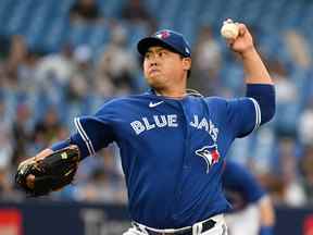 La saison du lanceur partant des Blue Jays de Toronto Hyun-Jin Ryu s'est terminée en raison d'une blessure à l'avant-bras, a annoncé l'équipe mardi.