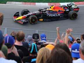 Max Verstappen de Red Bull en action lors de l'entraînement à Montréal hier.  La course se passe dimanche à 14 heures REUTERS