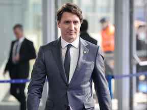 Le premier ministre du Canada Justin Trudeau arrive avant un sommet extraordinaire de l'OTAN au siège de l'OTAN à Bruxelles le 24 mars 2022.