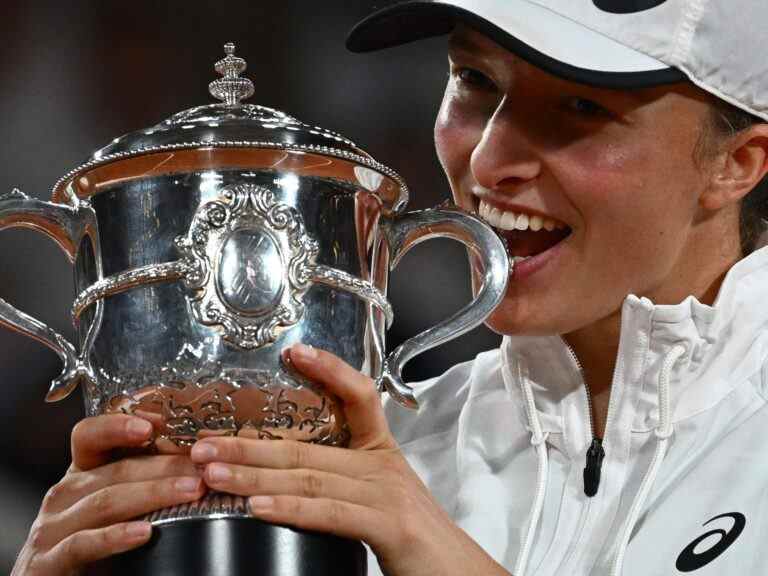 Le champion de Roland-Garros Iga Swiatek exhorte l’Ukraine à « rester forte »