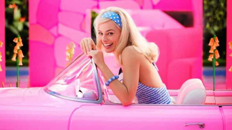 Le film Barbie de Margot Robbie vient de nous donner notre premier aperçu du Ken de Ryan Gosling, ainsi que des abdominaux et des cheveux sacrés
