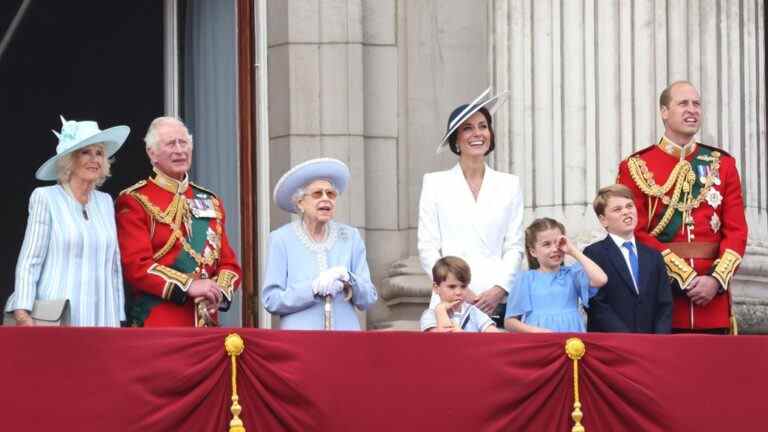 Le jubilé de platine de la reine Elizabeth II démarre avec faste et célébration
