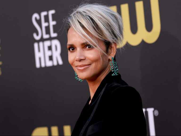 Le nouveau film de Halle Berry arrêté dans un drame de munitions réelles