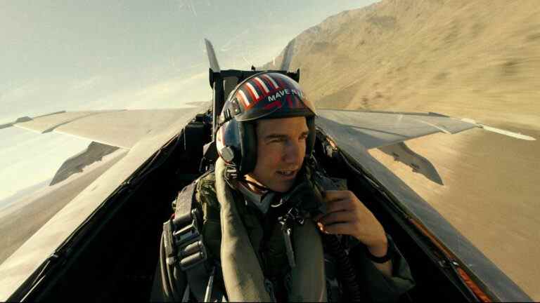 Le réalisateur de Top Gun Maverick a une histoire amusante sur la façon dont lui et Tom Cruise ont concocté certaines des images folles du pilote de chasse dans le film
