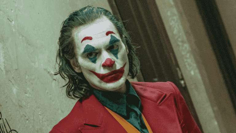 Le réalisateur du Joker, Todd Phillips, confirme que la suite de DC se déroule avec Joaquin Phoenix et révèle le titre
