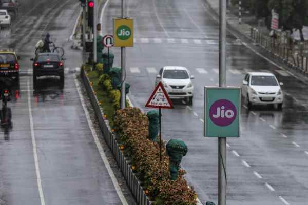 Le régulateur du marché indien inflige une amende à Reliance pour ne pas avoir correctement divulgué l’accord Facebook