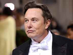 Elon Musk arrive au Met Gala sur le thème In America: An Anthology of Fashion au Metropolitan Museum of Art de New York, le 2 mai 2022.