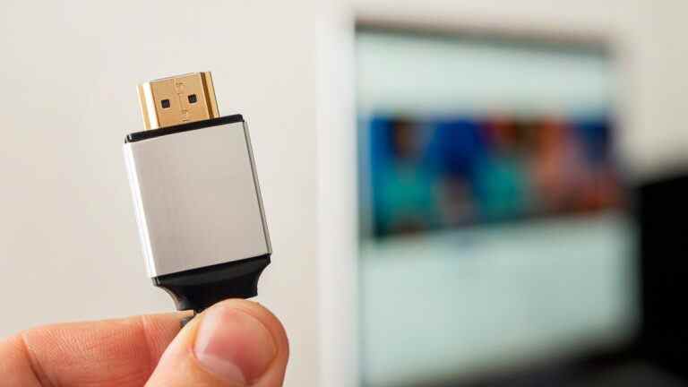 Les câbles HDMI 2.1 pourraient être beaucoup plus longs sans câbles d'alimentation encombrants
