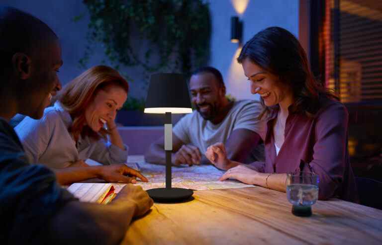 Les nouvelles lampes intelligentes Philips Hue incluent sa première lampe intelligente rechargeable portable