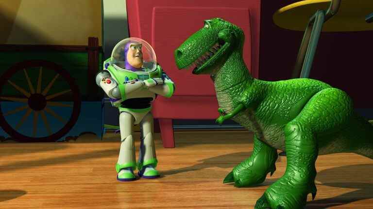 Lightyear tombe en proie à Jurassic World Dominion avec une ouverture inférieure aux prévisions de 50 à 55 millions de dollars
