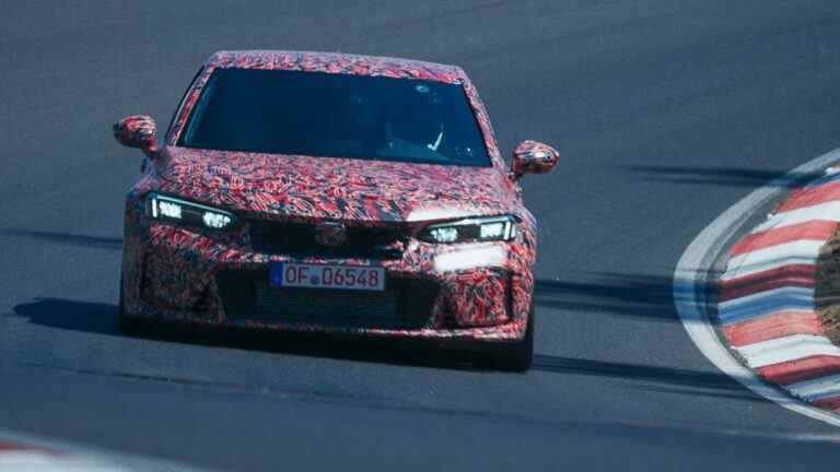 Maintenant, un dernier bon aperçu du prototype Honda Civic Type R 2023 avant ses débuts