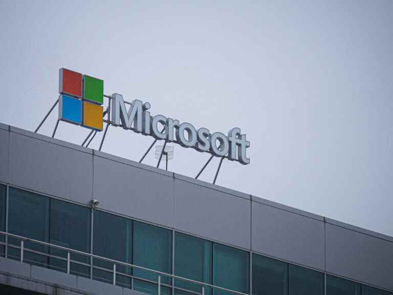 Microsoft va « réduire » ses opérations en Russie