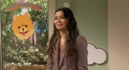 Miranda Cosgrove partage des réflexions honnêtes sur son moment d'appréciation de la bombe F virale