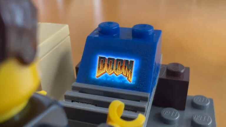 Modder crée un moniteur de jeu en briques Lego, joue Doom dessus
