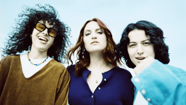 Muna sur le rejet du terme "Girl Band", "Top Energy" de Tori Amos et sur la collaboration avec Mitski Les plus populaires doivent être lus Inscrivez-vous aux newsletters Variety Plus de nos marques
	
	
