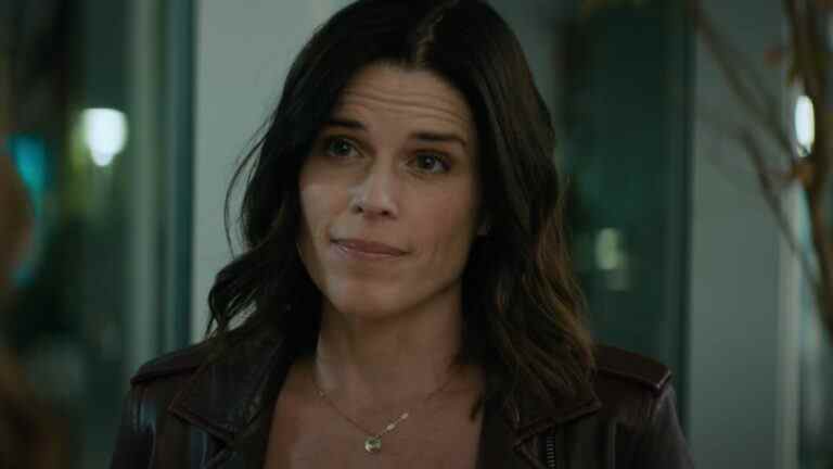 Neve Campbell de Scream ne reviendra pas pour le sixième film, explique la raison malheureuse pour laquelle elle est assise sur cette histoire de Ghostface
