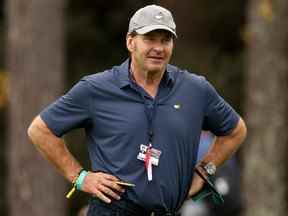 Sir Nick Faldo, d'Angleterre, assiste à une ronde d'entraînement avant le Masters au Augusta National Golf Club le 10 novembre 2020 à Augusta, en Géorgie.  (Photo de Rob Carr/Getty Images)