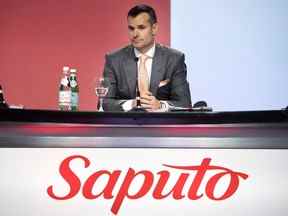 Le chef de la direction de Saputo inc., Lino Saputo Jr., lors de l'assemblée générale annuelle de l'entreprise à Laval, au Québec, en 2018.