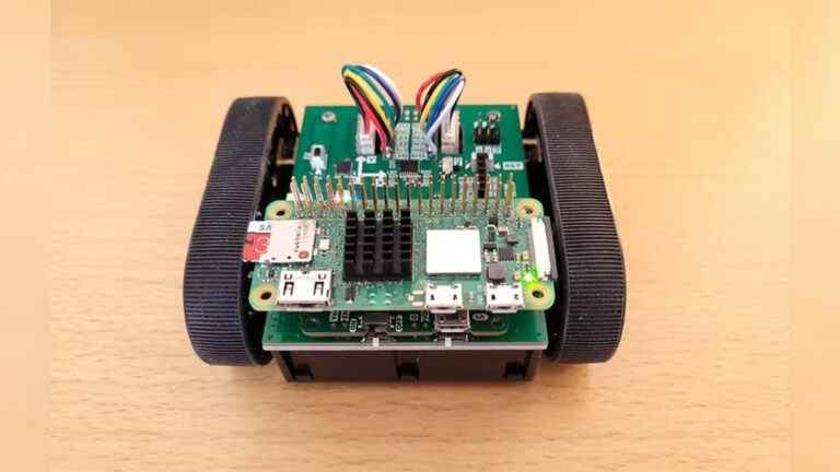 Petit robot Raspberry Pi Zero 2 W conçu pour Robot Sumo