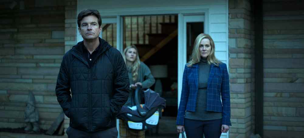 Ozark Saison 4 Jason Bateman comme Martin 'Marty' Byrde, Sofia Hublitz comme Charlotte Byrde, Laura Linney comme Wendy Byrde dans l'épisode 402 d'Ozark.  Cr.  Avec l'aimable autorisation de Netflix © 2021