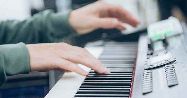 Prenez des cours de piano avec un musicien professionnel pour 20 $