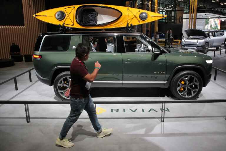 Rivian repousse une nouvelle fois les livraisons de son SUV R1S