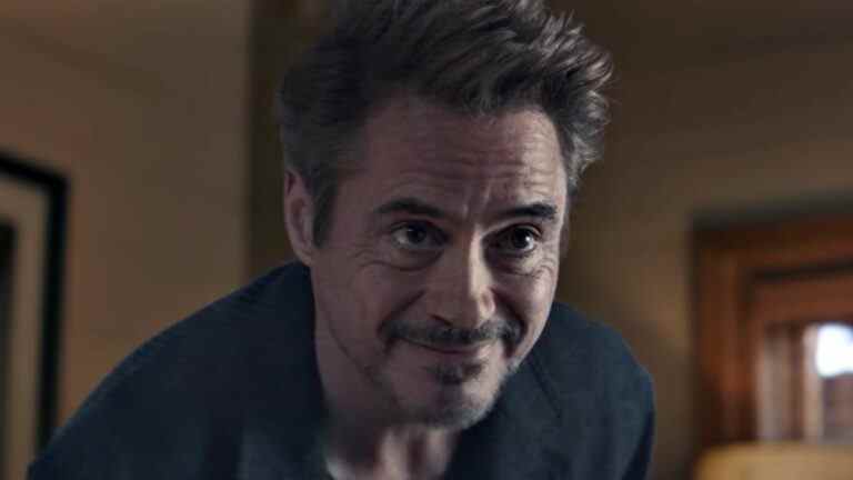 Robert Downey Jr. a teint ses cheveux en bleu, et il y a une photo
